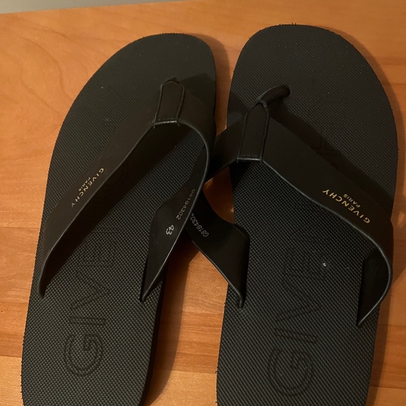 Men’s Wears and foot wears - Picture 2 of 2